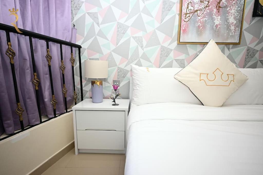 Queen Studio-city Of Lights In Al Reem Апартаменты *