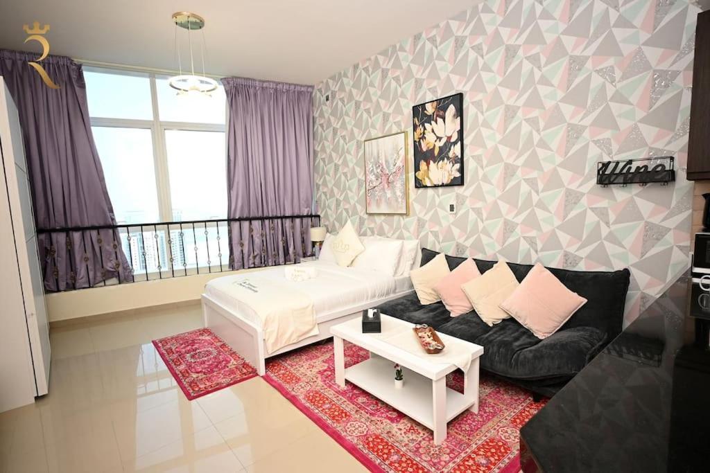Апартаменты Queen Studio-city Of Lights In Al Reem *